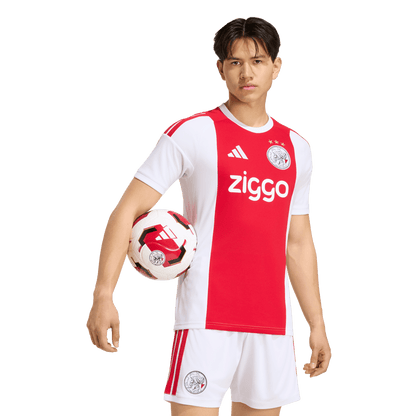 Maillot Ajax Amsterdam 2026/27 domicile — porté