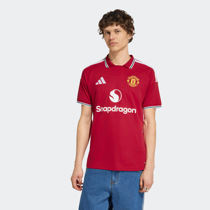 Maillot Manchester United 2026/27 domicile — porté