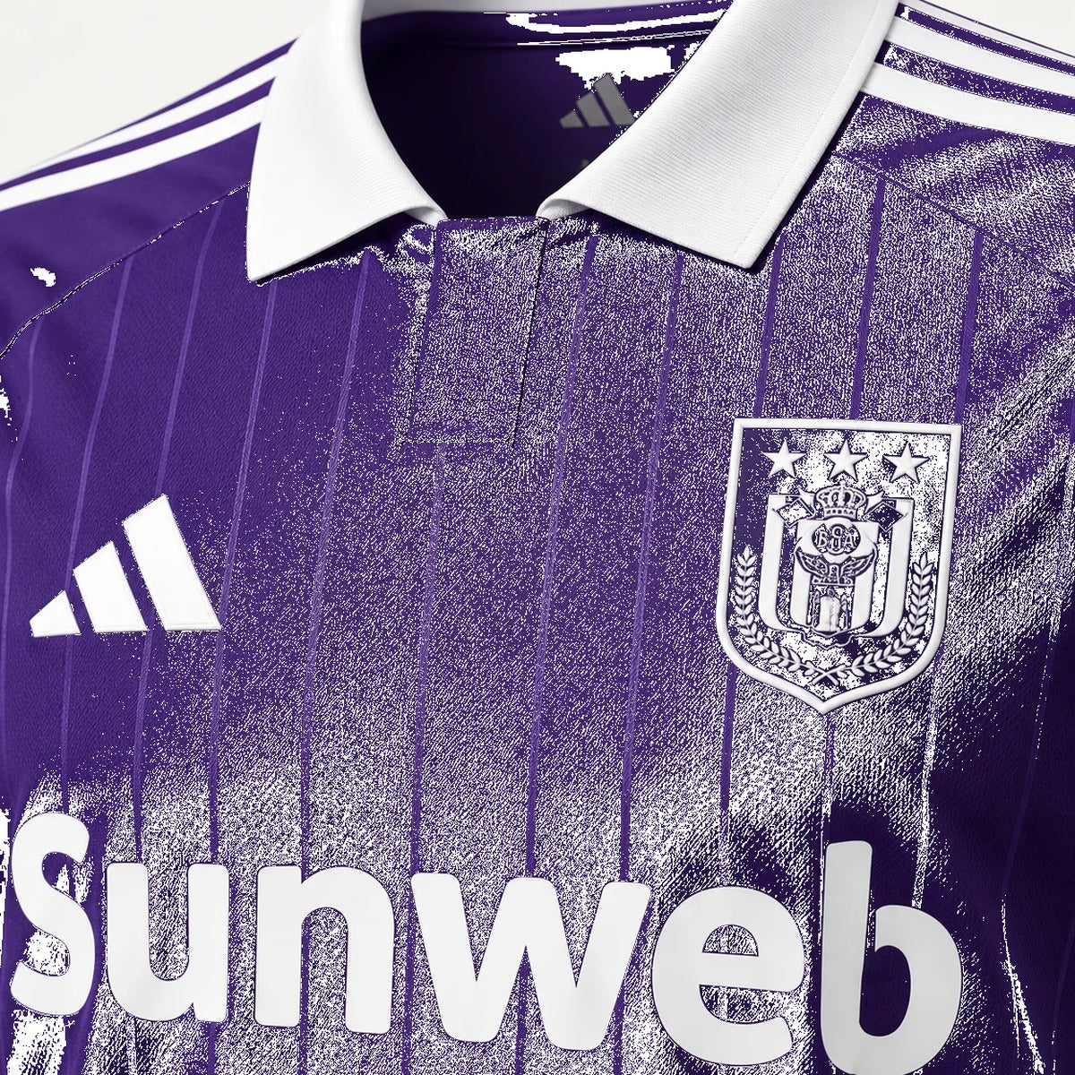 Col blanc et trois bandes adidas du maillot RSCA 2026/27 domicile