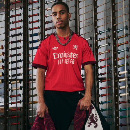 Maillot Olympique Lyonnais 2026/27 extérieur — porté