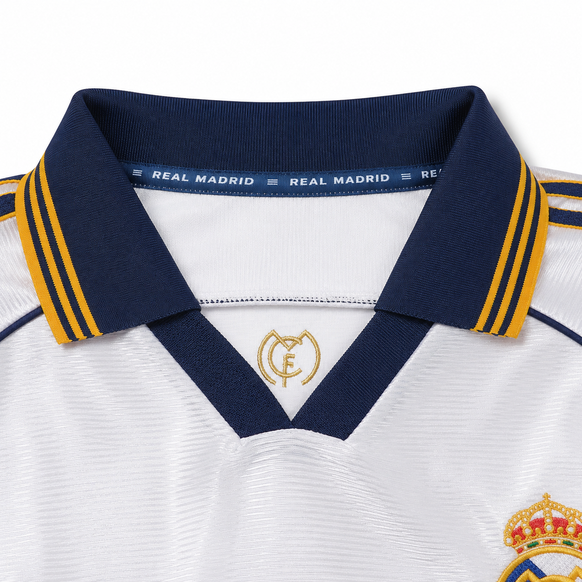 Détail col maillot Real Madrid 1999/00 liseré or et marine